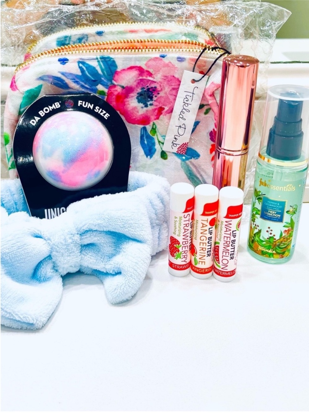 NEW! 8pc Girls Spa Bundle w/lip balms, bath bomb, makeup brushes NWT